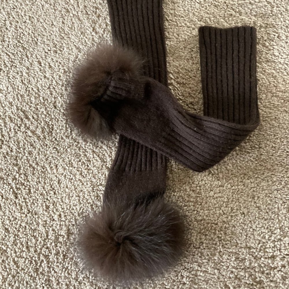 fox trimmed gloves